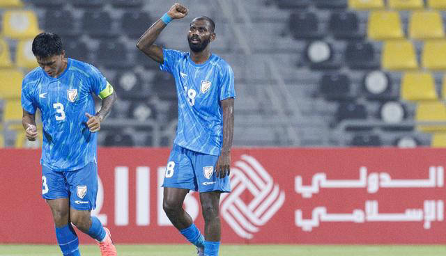 爆冷!亚洲杯强队意外出局震惊全场 爆冷!亚洲杯强队意外出局震惊全场