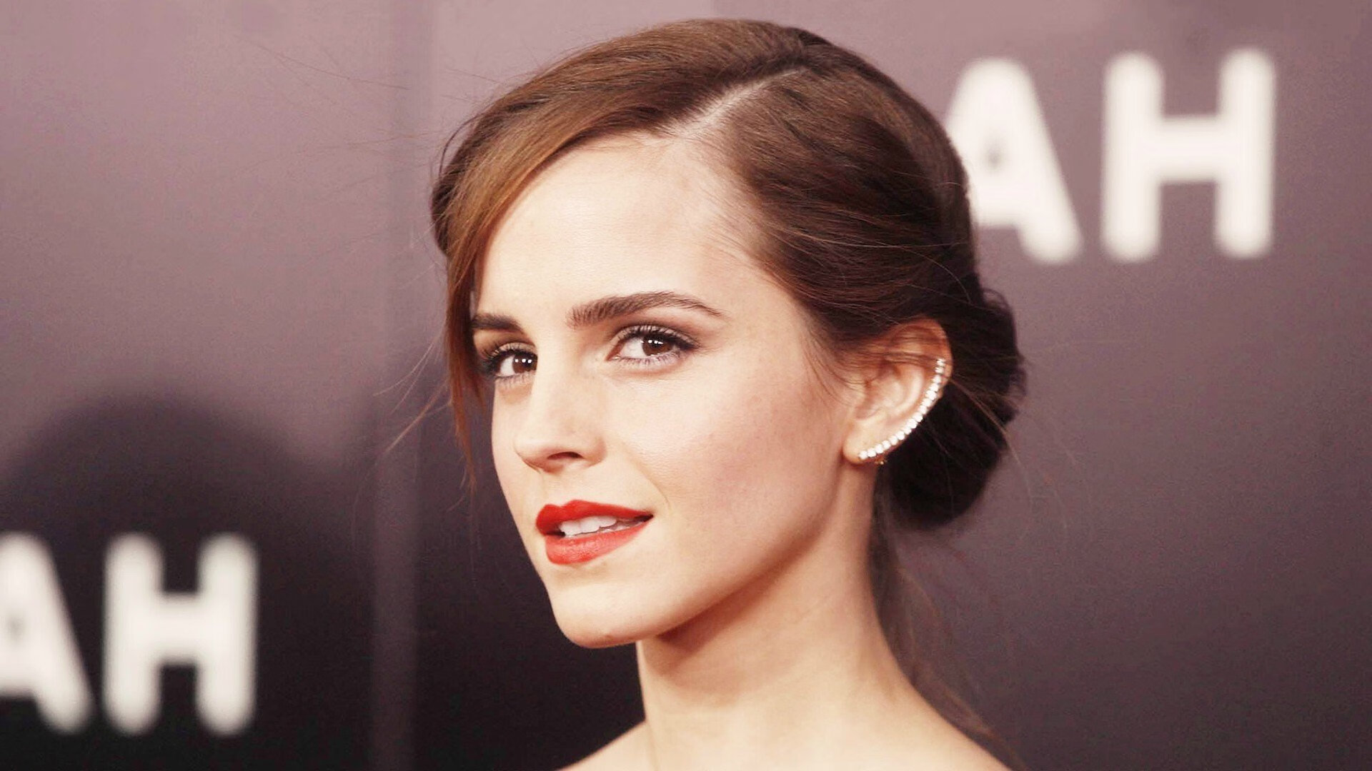 平行宇宙的乌龙,当F1世界冠军在雷克雅未克接管了绿茵场