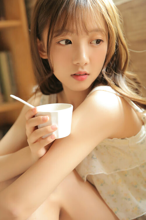 双线争锋，赛道上的毫秒战争与绿茵场的战术碾压