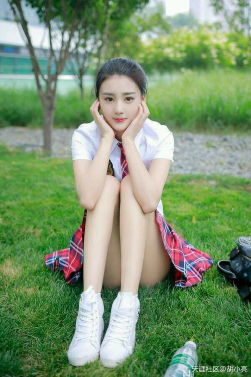 世界排名争夺战焦点战，克利夫兰骑士捍卫主场力克洛杉矶湖人，詹姆斯时代恩怨添新章