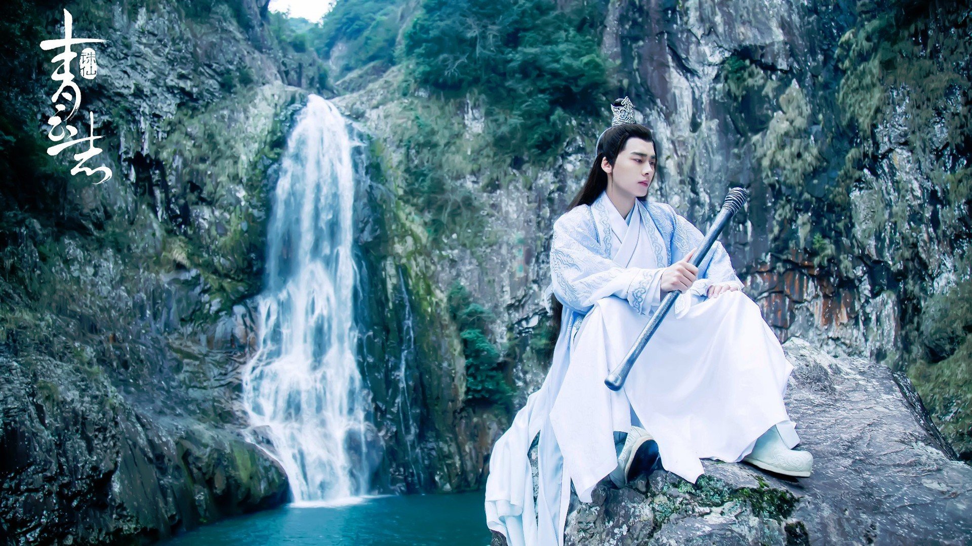以下是我为您构思的标题与文章